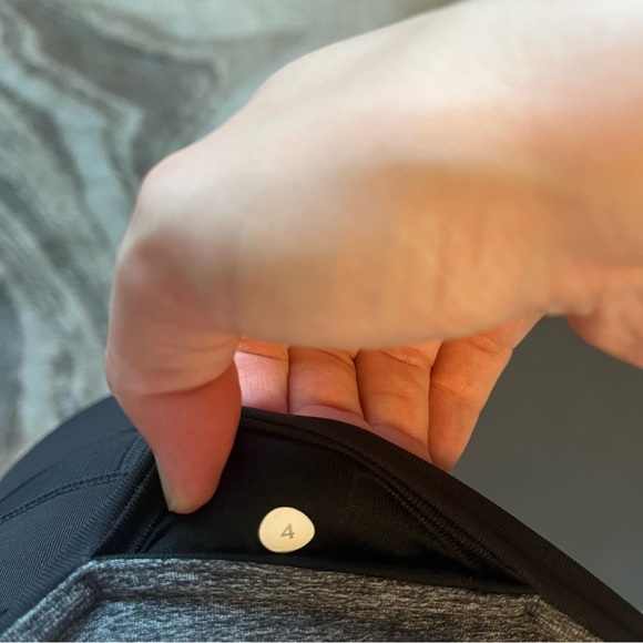 Lululemon Capri Leggings 4 - Picture 4 of 7